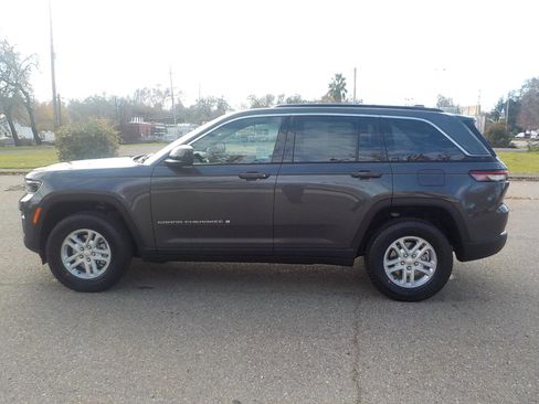 New 2025 Jeep Grand Cherokee 4WD image 7