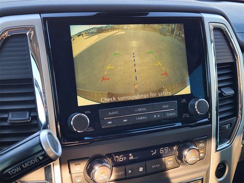 Used 2021 Nissan Titan SV w/ SV Convenience Package image 13