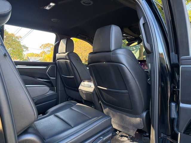 Used 2025 Cadillac Escalade ESV Luxury AWD/4WD image 24