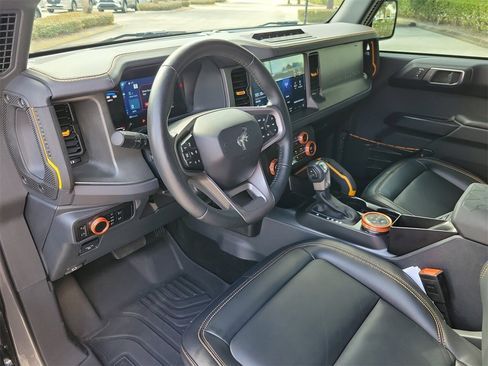 Used 2024 Ford Bronco Badlands image 14