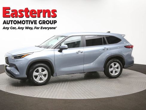 Used 2023 Toyota Highlander LE image 58