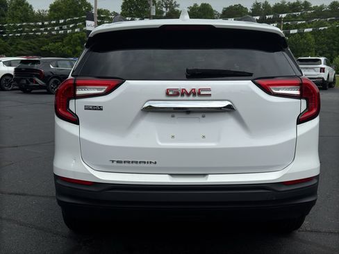 Used 2022 GMC Terrain SLE w/ Driver Convenience Package FWD image 14