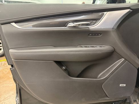 Used 2024 Cadillac XT6 Sport w/ Technology Package image 27