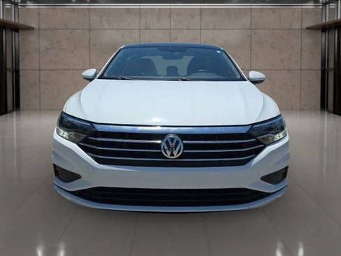 Used 2019 Volkswagen Jetta SE FWD image 4