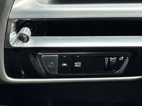 Certified 2024 Cadillac Lyriq Luxury AWD/4WD image 11