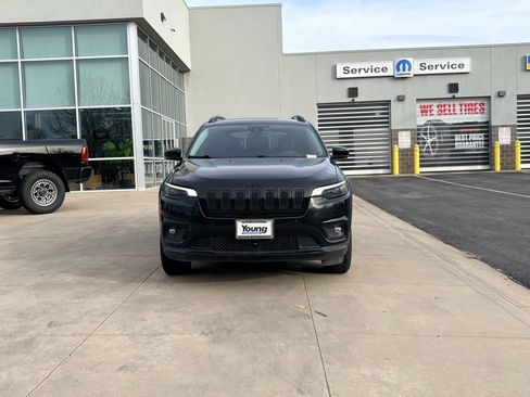 Used 2023 Jeep Cherokee Altitude Lux image 2