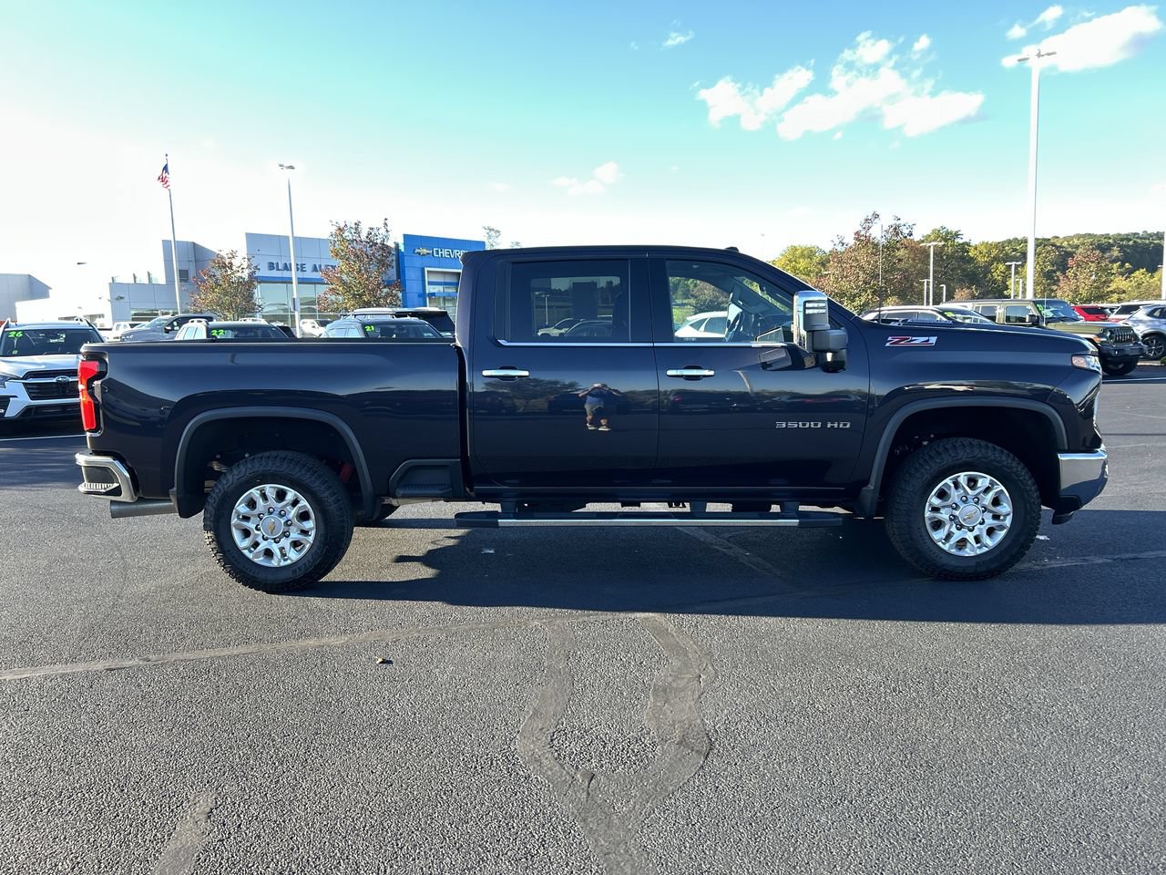 Used 2024 Chevrolet Silverado 3500 LTZ w/ LTZ Convenience Package AWD/4WD image 8