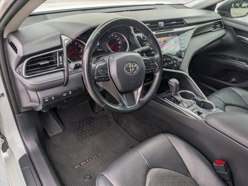 Used 2019 Toyota Camry XSE FWD image 9
