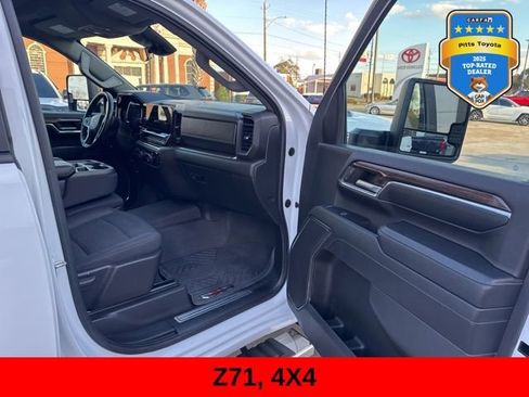 Used 2024 Chevrolet Silverado 2500 LT w/ Z71 Off-Road Package image 11