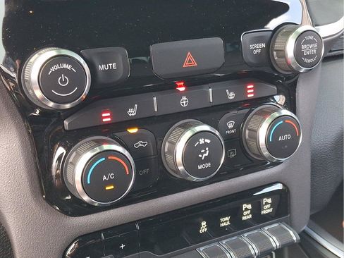 Used 2022 RAM 1500 Big Horn AWD/4WD image 15