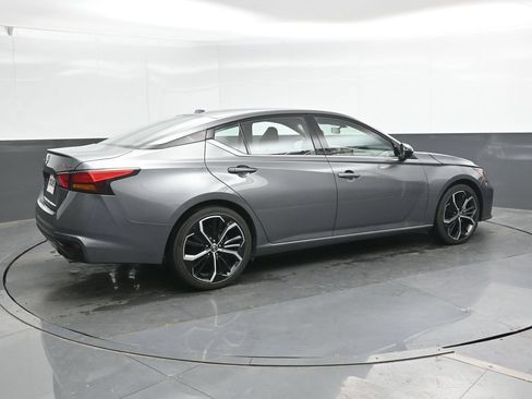 Used 2024 Nissan Altima 2.5 SR FWD image 4