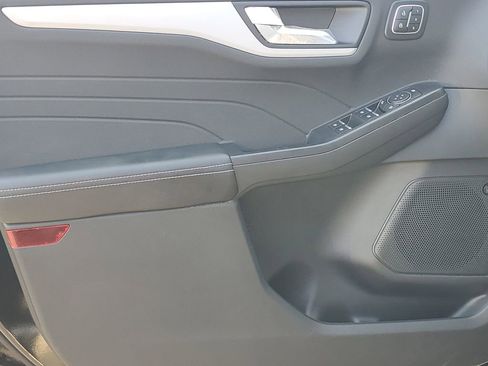 New 2025 Ford Escape Base w/ PHEV Premium Package image 32