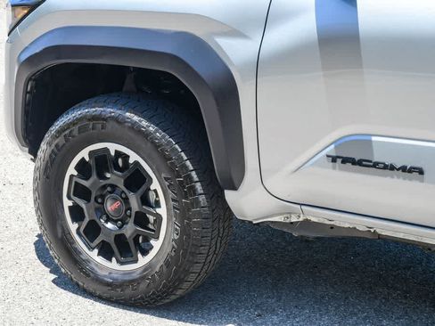 Used 2025 Toyota Tacoma TRD Off-Road AWD/4WD image 10