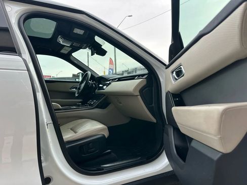 Used 2020 Land Rover Range Rover Velar R-Dynamic S image 12