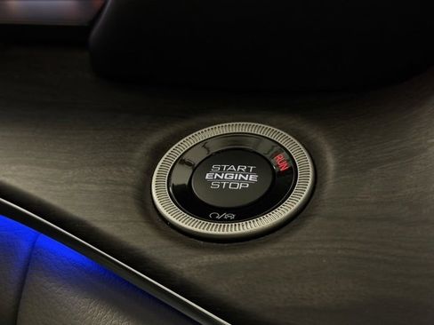 Used 2022 Jeep Grand Cherokee L Overland w/ Luxury Tech Group IV image 18