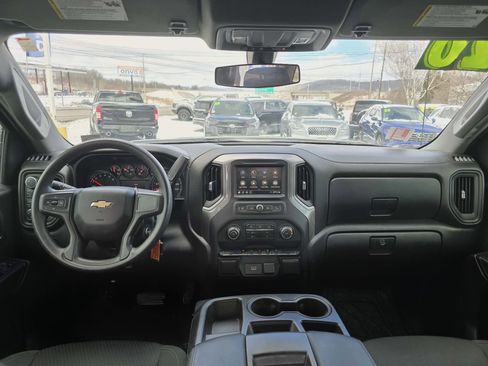 Used 2020 Chevrolet Silverado 1500 Custom w/ Custom Value Package image 15