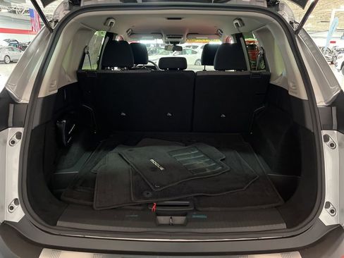 Used 2023 Nissan Rogue SV AWD/4WD image 19