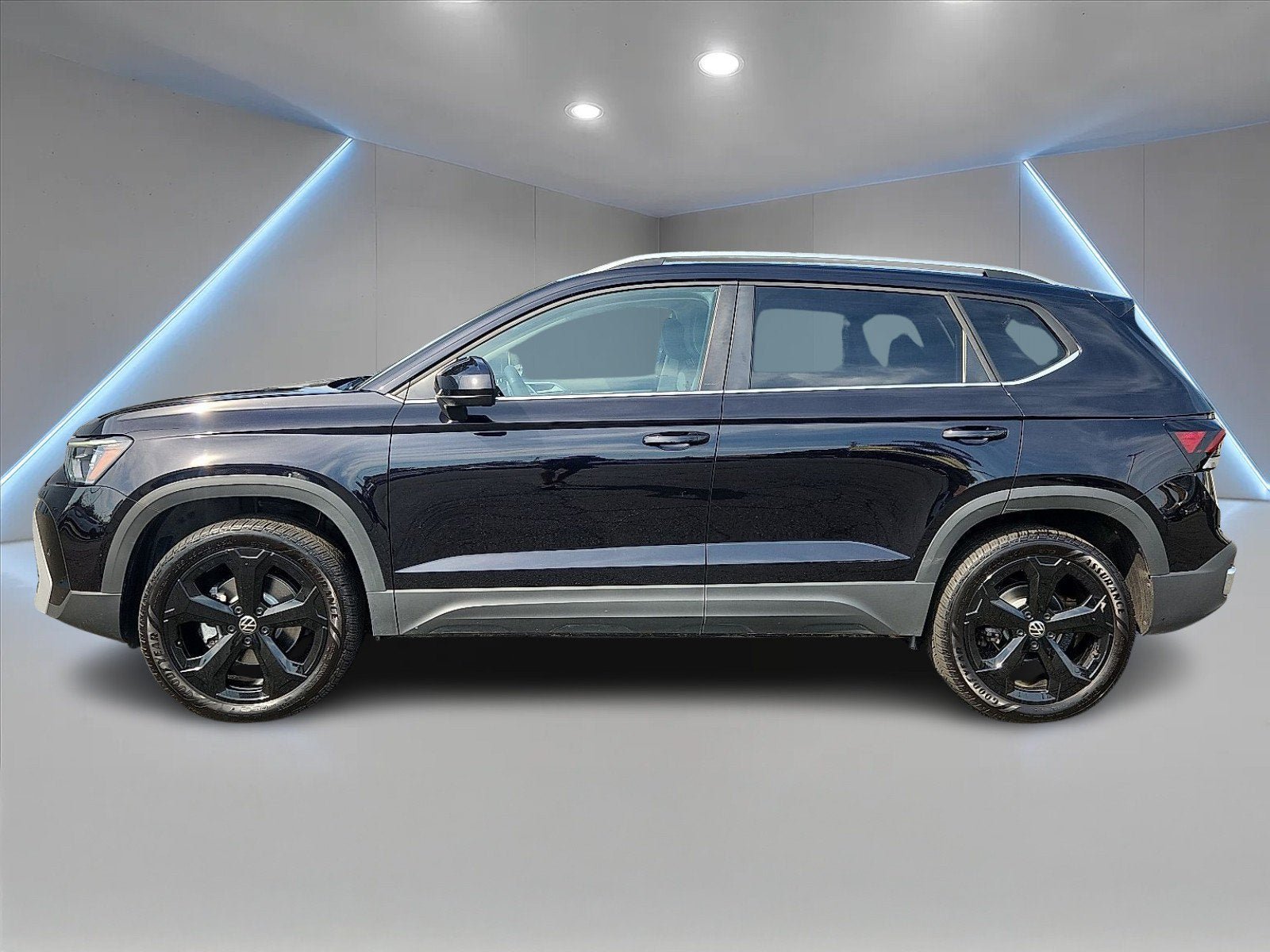 Certified 2025 Volkswagen Taos SEL w/ Black Wheel Plus Package AWD/4WD image 7
