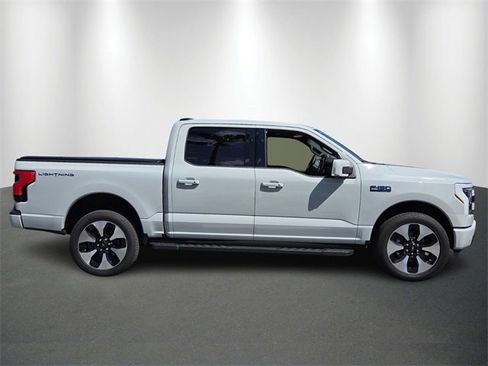 Used 2024 Ford F150 Lightning Platinum image 6