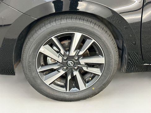 Used 2025 Nissan Versa SV FWD image 33