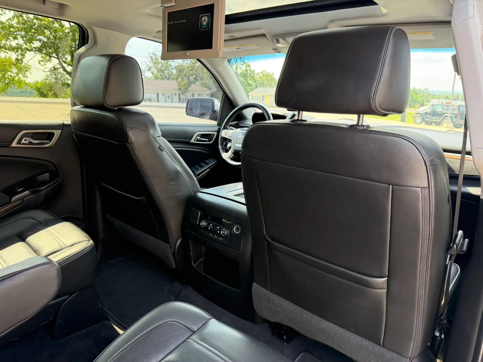 Used 2019 GMC Yukon Denali w/ Denali Ultimate Package AWD/4WD image 48