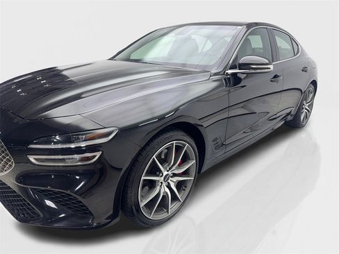 Used 2025 Genesis G70 2.5T image 11
