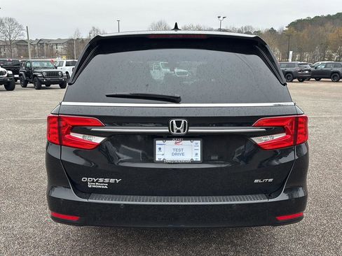Used 2024 Honda Odyssey Elite image 4