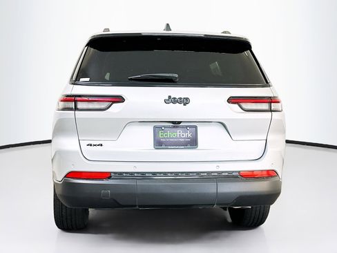 Used 2024 Jeep Grand Cherokee L Laredo image 7