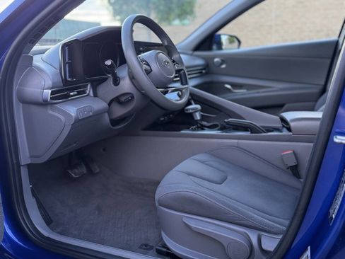 Used 2022 Hyundai Elantra SEL w/ Cargo Package image 12