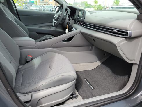 New 2026 Hyundai Elantra SE FWD image 11