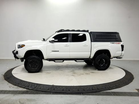 Used 2023 Toyota Tacoma TRD Sport AWD/4WD image 5