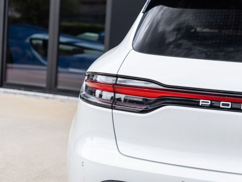 New 2026 Porsche Macan AWD/4WD image 14