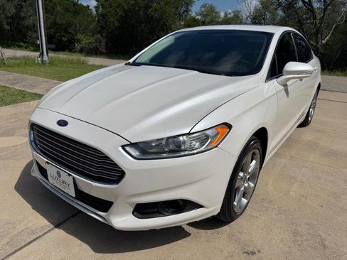 Used 2015 Ford Fusion SE FWD image 4