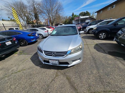Used 2013 Honda Accord LX image 2