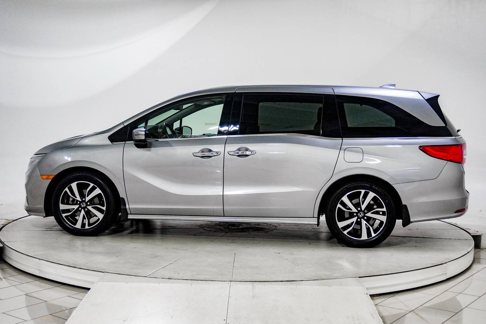 Used 2019 Honda Odyssey Elite image 5