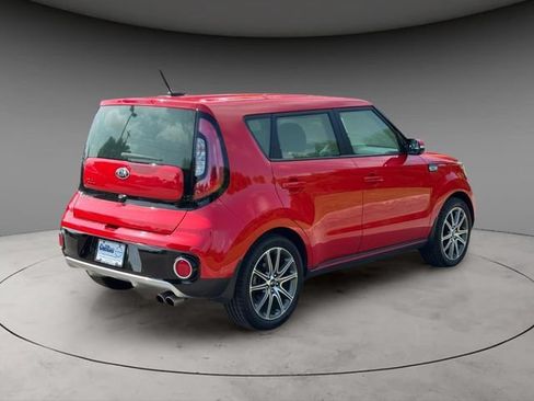 Used 2018 Kia Soul ! FWD image 5