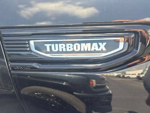 Used 2024 GMC Sierra 1500 Elevation w/ LPO, Elevation Black Package AWD/4WD image 5