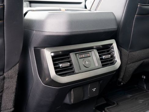 Used 2024 Ford F250 Platinum image 28