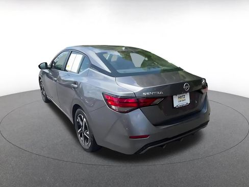 Used 2025 Nissan Sentra SV FWD image 11