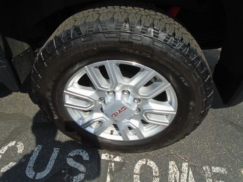 Certified 2024 GMC Sierra 2500 SLE image 16