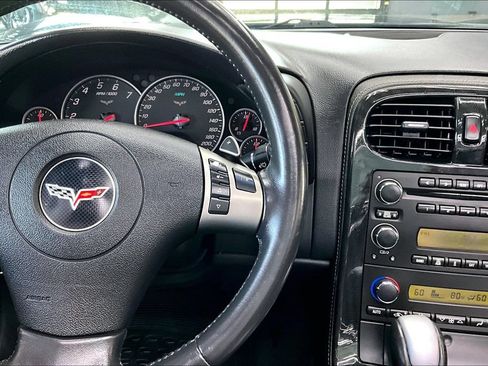 Used 2010 Chevrolet Corvette Convertible w/ Preferred Equipment Group RWD image 12