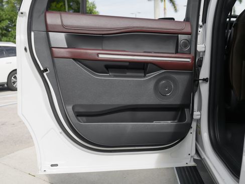 Used 2024 Ford Expedition Max Limited image 32