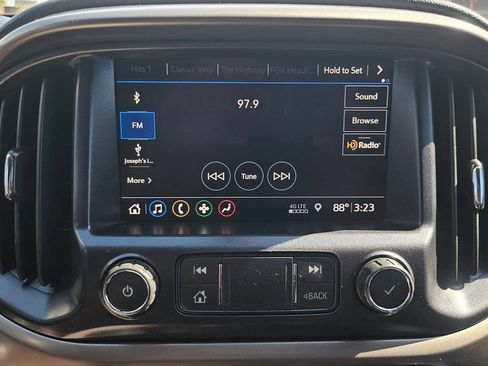 Used 2022 Chevrolet Colorado Z71 w/ Trail Boss Package AWD/4WD image 36