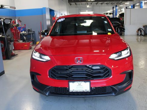 Certified 2025 Honda HR-V Sport image 3