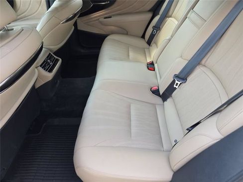 Used 2023 Lexus LS 500 AWD w/ Interior Upgrade Package image 16