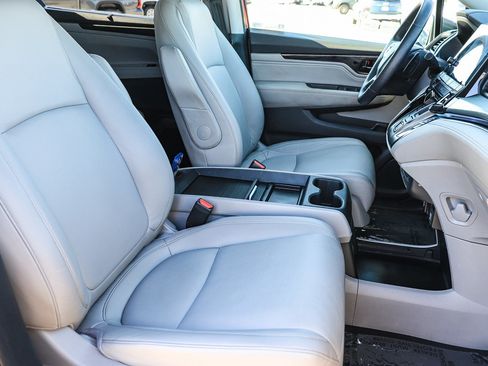 Used 2023 Honda Odyssey Touring image 20