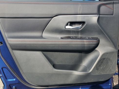 New 2025 Nissan Kicks SR w/ SR Premium Package image 9