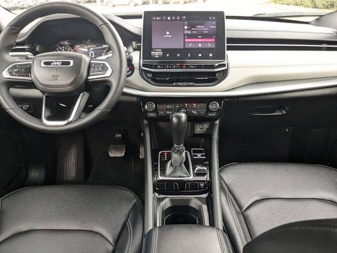 Used 2025 Jeep Compass Limited image 24