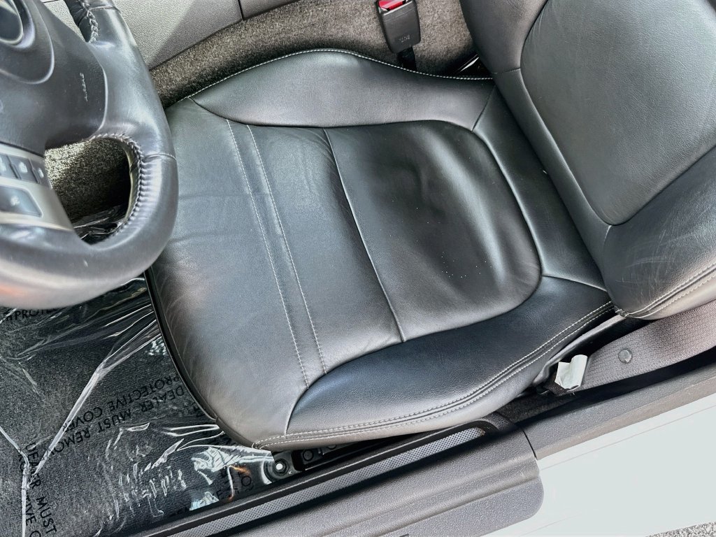 Used 2007 Pontiac Solstice Convertible w/ Premium Package RWD image 17