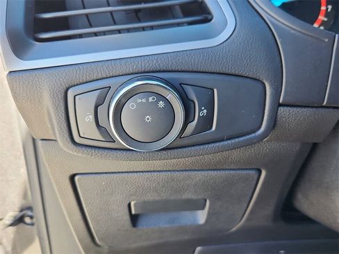 Used 2017 Ford Edge SE image 17